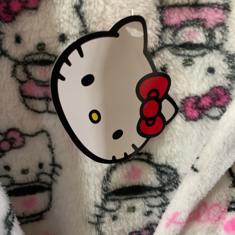 NWT Hello Kitty Robe 1X - Picture 2 of 6